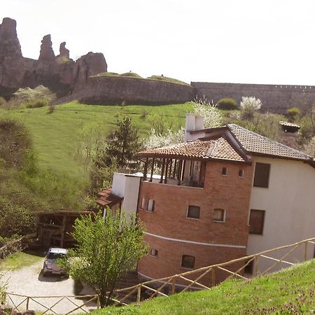 Castle Cottage Bed & Breakfast بيلوغرادتشيك المظهر الخارجي الصورة