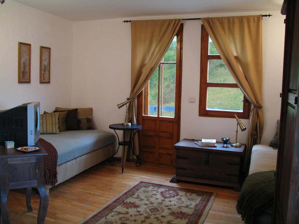 Castle Cottage Bed & Breakfast بيلوغرادتشيك المظهر الخارجي الصورة