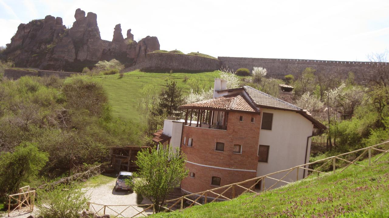 Castle Cottage Bed & Breakfast بيلوغرادتشيك المظهر الخارجي الصورة