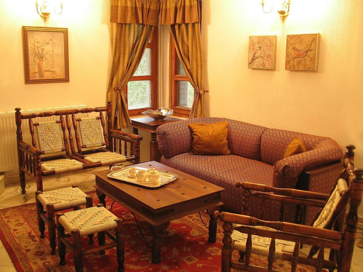 Castle Cottage Bed & Breakfast بيلوغرادتشيك المظهر الخارجي الصورة
